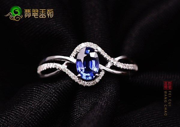 蓝宝石戒指作为婚戒的独特性,蓝宝石戒指的含义