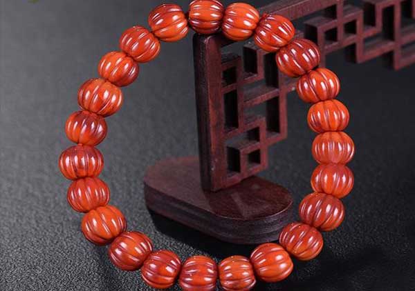 南红珠串除了圆珠之外的其它6种珠子类型