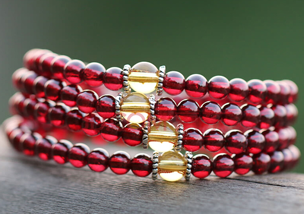 红石榴石珠串手链佩戴有什么功效?三方面作用为您讲解