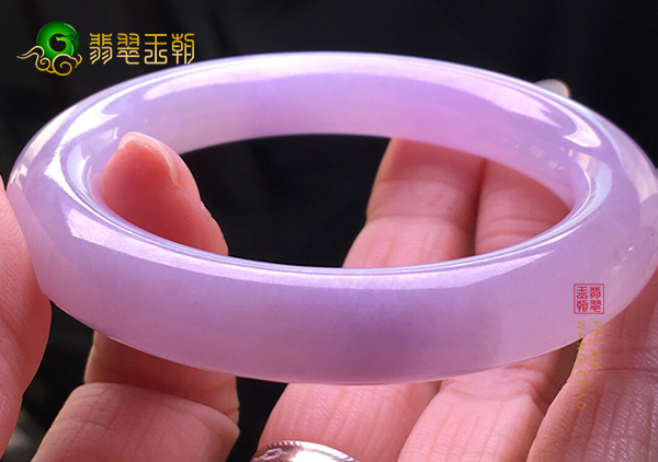 冰种紫罗兰翡翠圆条手镯在怀孕时可以佩戴吗