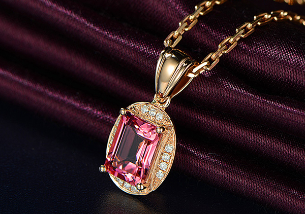 粉红宝石项链一克拉多少钱能够买到呢?